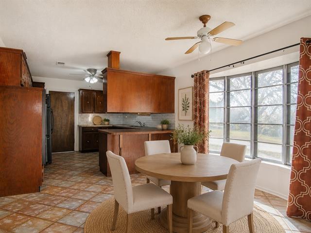Photo - 304 Roaring Spings Dr