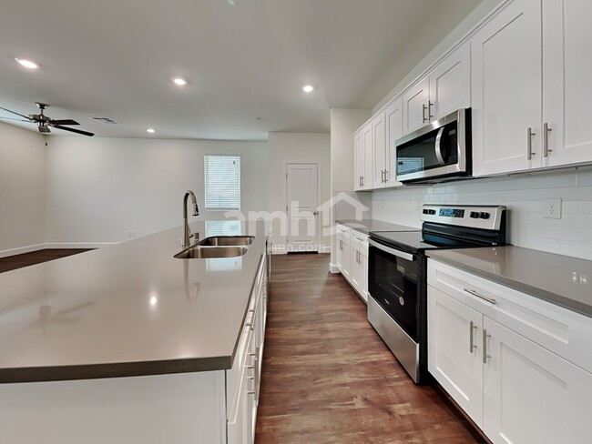 Photo - 291 Austin Bellerose Pl