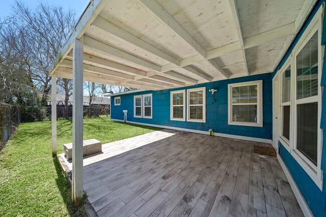 Photo - 105 Pompano Ave