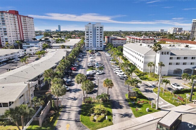 Building Photo - 3113 S Ocean Dr Unit 803 Rental