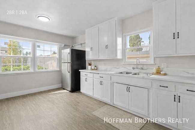 Photo - 5326 Radford Ave Unit 1