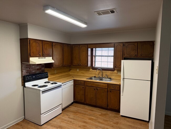 Photo - 2509 Simms St