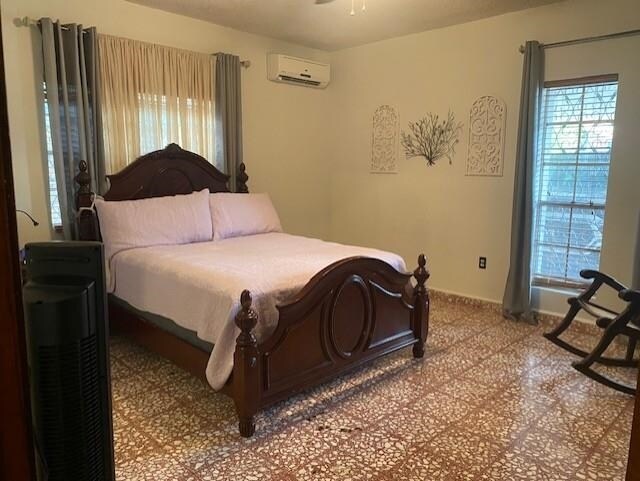 Photo - 2010 Guerrero St