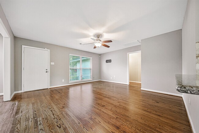 Photo - 4421 Lido Ln