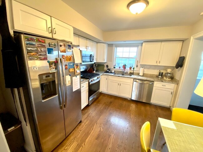 Photo - 2597 Washington St