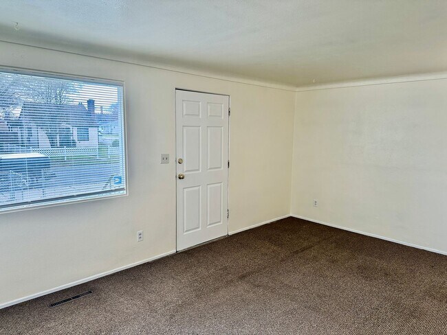 Photo - 1701 E Olympic Ave Unidad 1703