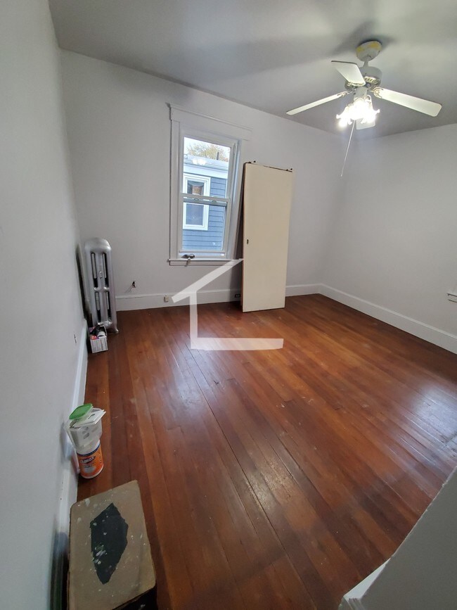 48 Fairbanks St Unit 3