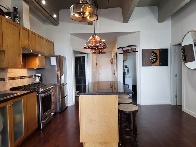 615 Belmont St Unit 615 Belmont St