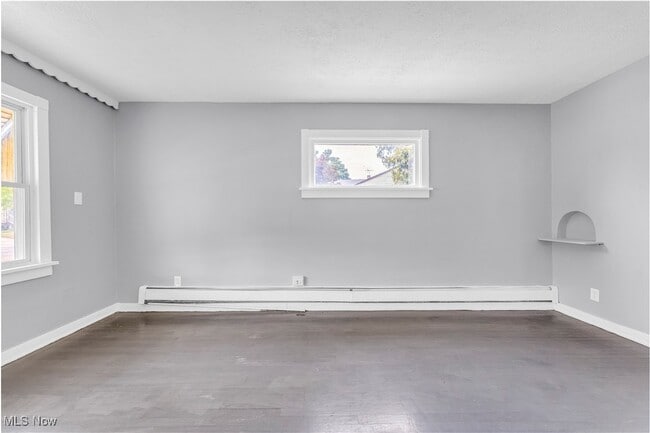 Photo - 12518 Erwin Ave