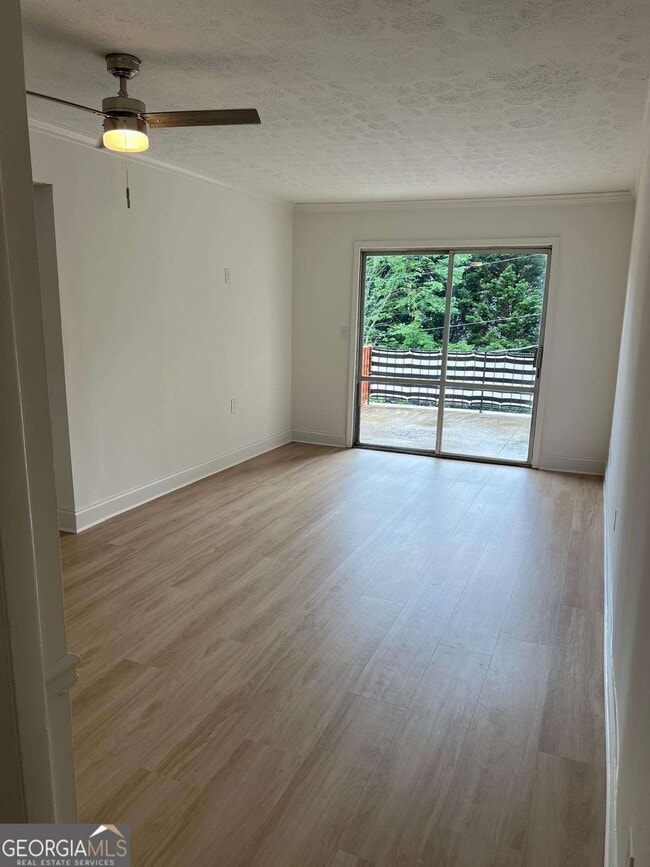 Photo - 2805 Northeast Expy Apartamento Unidad B14