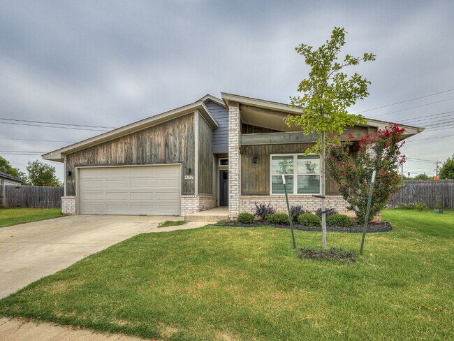 Photo - Modern Home on Large Lot!