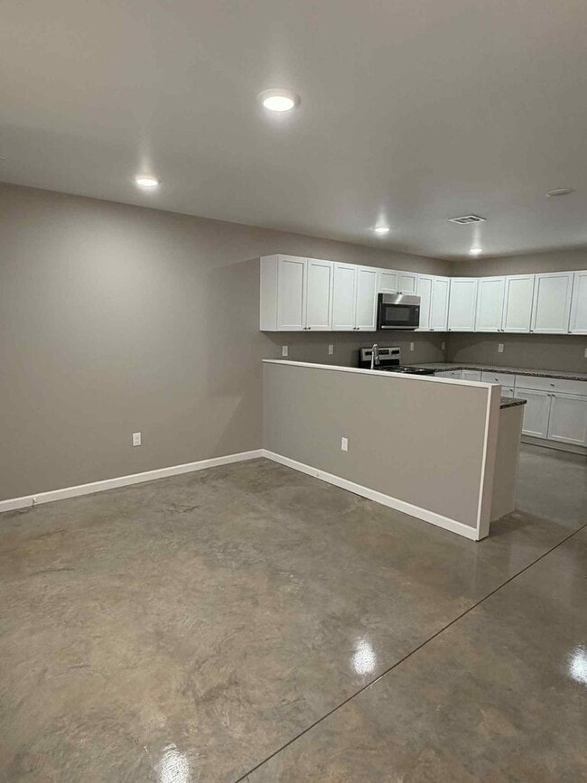 Photo - 321-323 S 4th St Unidad 323 S. 4th