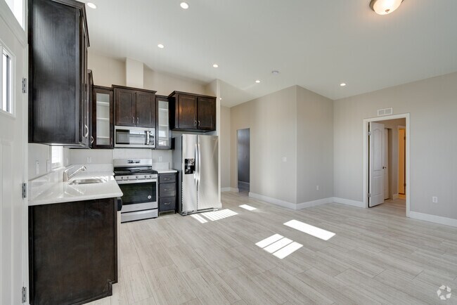 3BR,2BA - 1000SF