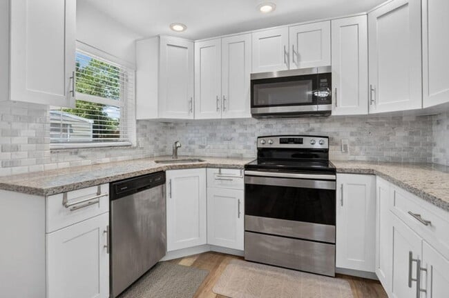 Photo - 155 NE 20th St