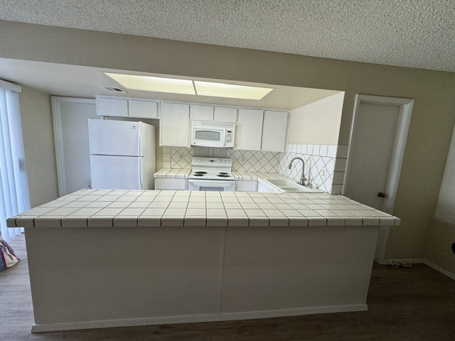 Building Photo - 1020 Willow Tree Dr Unit B