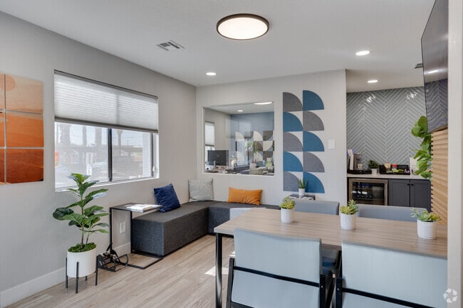 Leasing Office - Papago Vista