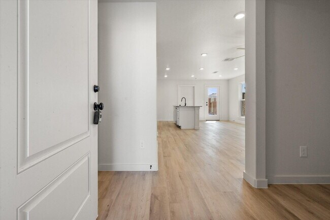 Photo - 8319 24th St