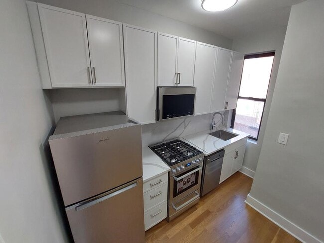 Building Photo - 0 bedroom in New York NY 10011 Unit 4E Rental