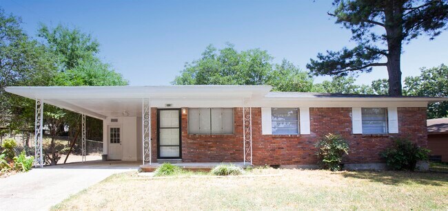 Photo - 319 Ellis Dr House