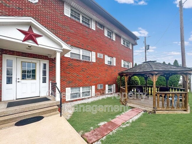 Building Photo - 802 Chestnut St Unit #3