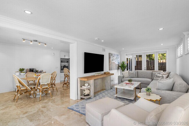 820 Palm Trail