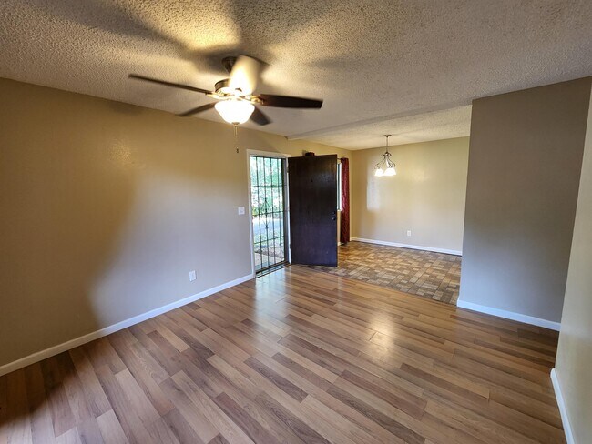 Photo - 2069 California Ave