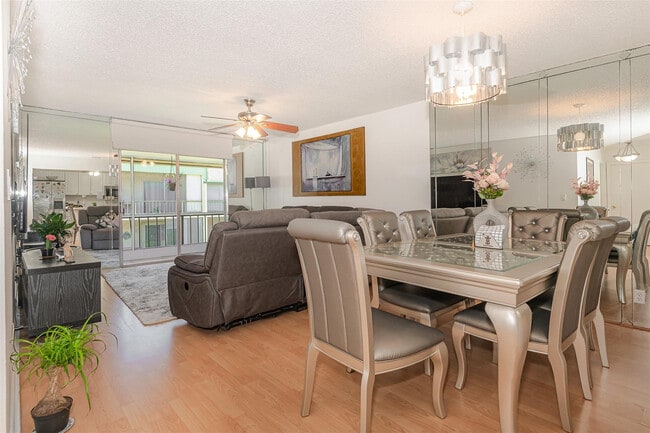 Building Photo - 4123 NW 88th Ave Unit 206