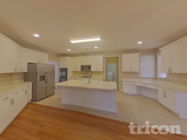 Photo - 275 Lawrence Pl