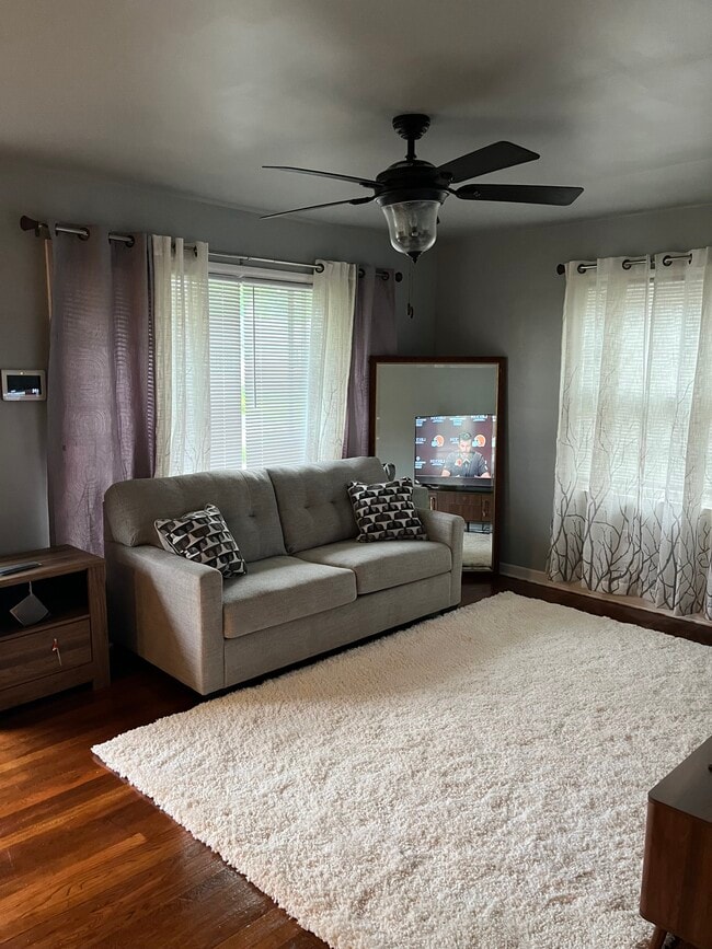 Family/Living Room - 1356 Acton Rd