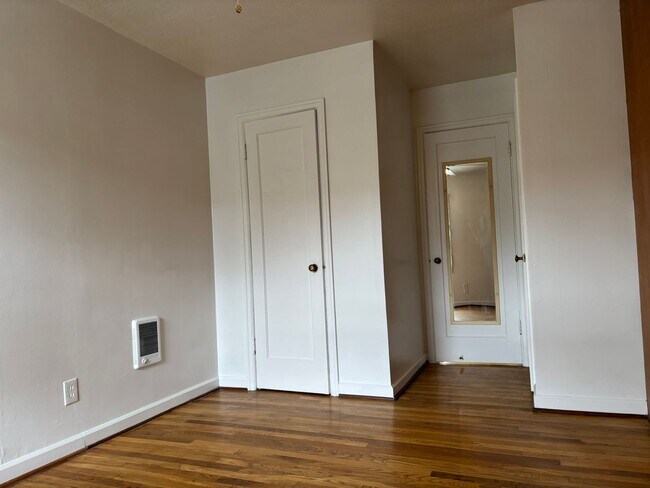 Photo - CK1394-B*-Owner auto-approve up to $500 re... Unit #3