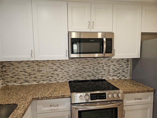 Photo - 250 Layne Blvd Unidad 105