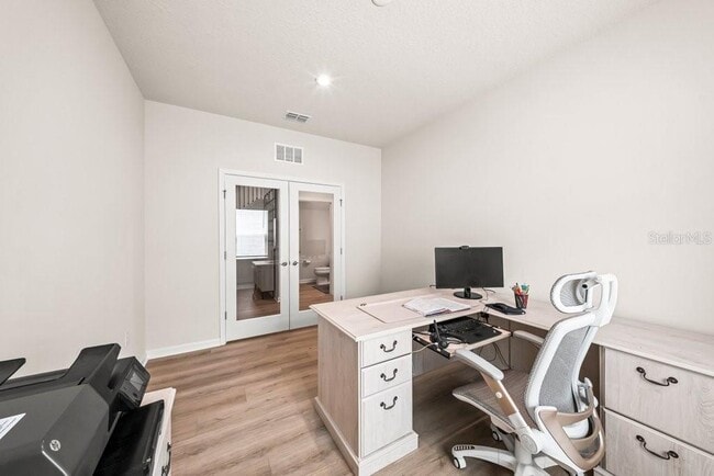 Photo - 181 Tower Ct