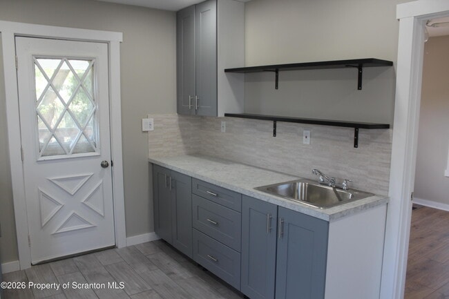 Photo - 215 Ferdinand St