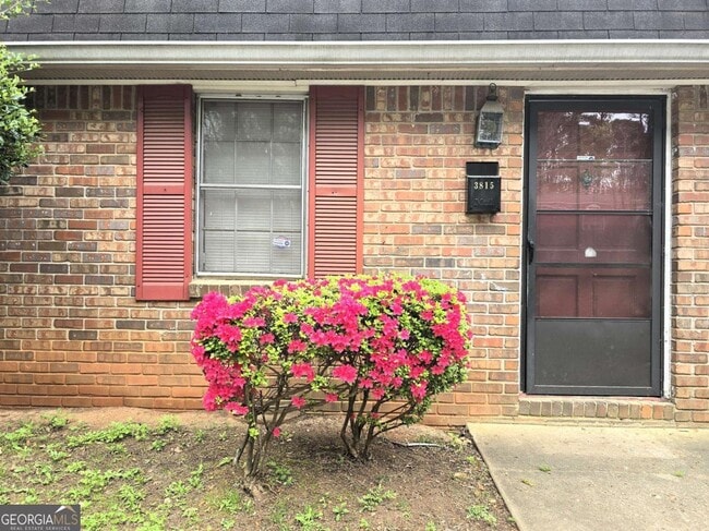 Building Photo - 3815 Parklane Dr