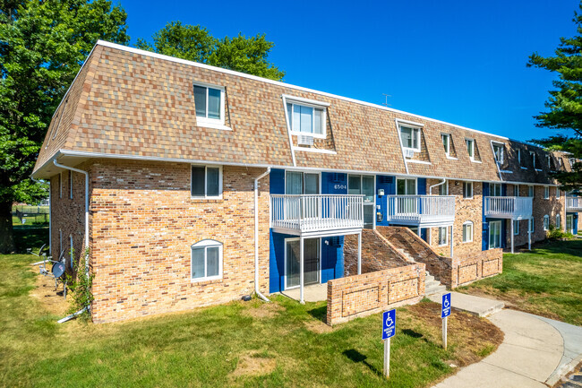 Building Photo - The Hampton Meadows Rental