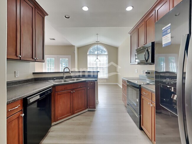 Photo - 186 Willow Point Cir