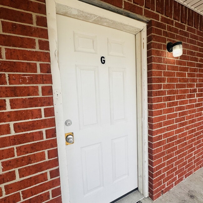 Building Photo - Charming 2-Bedroom | 1 Bathroom Oasis on Magnolia Avenue – Cozy 800 Sq/Ft Retreat in Port Neches! Unit G