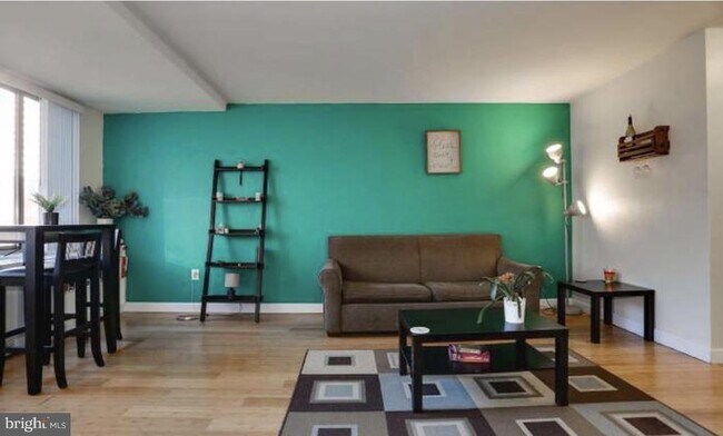 Photo - 1111 Arlington Blvd Unit 825