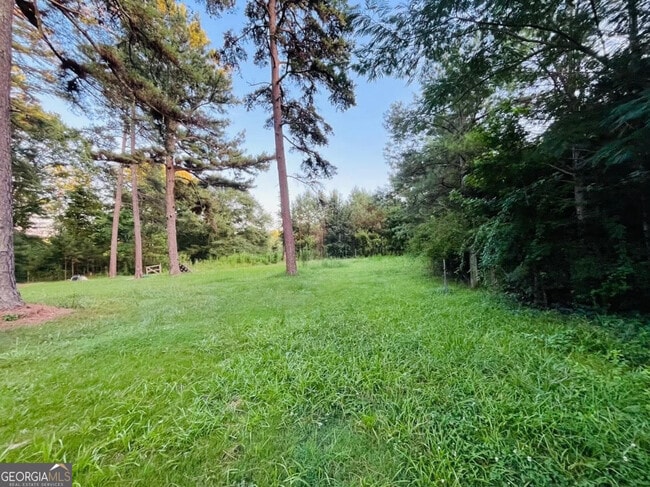 Photo - 559 Stringer Rd