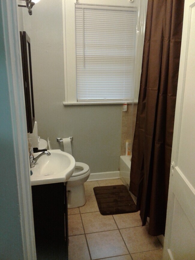 Photo - 216 W 12th Street House Unit Springfield