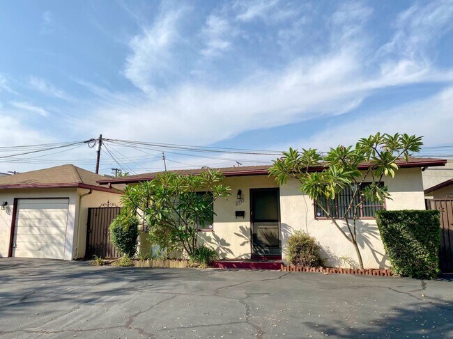 Photo - 2557 Nina St