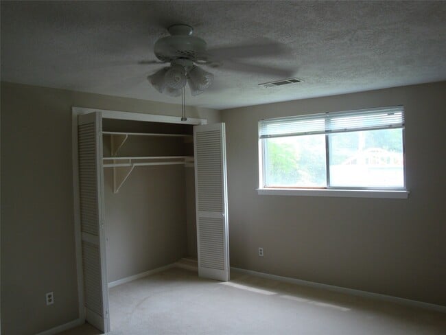 Photo - 10215 Cliffwood Dr