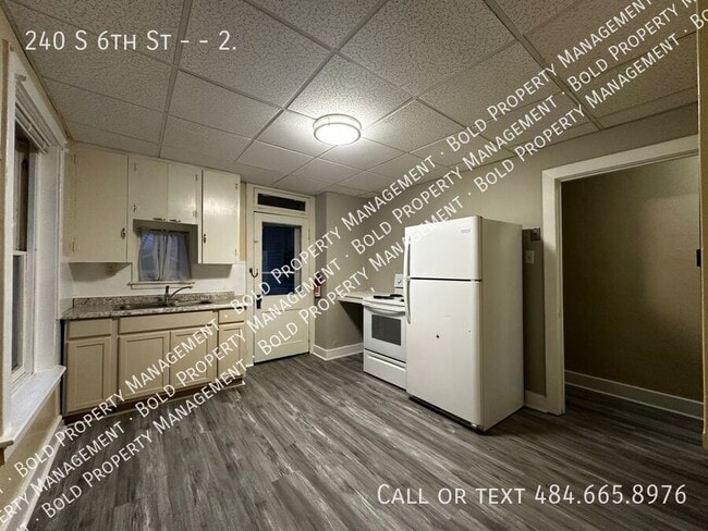 Photo - 240 S 6th St Unit 2.