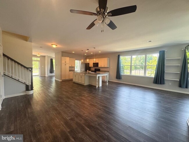 Building Photo - 148 Grissom Dr