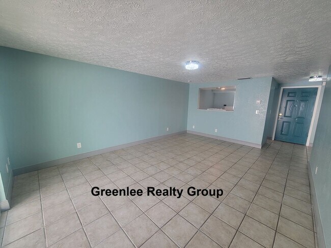 Photo - Updated 1 Bed/1 Bath Apt - Water/Sewer/Tra...