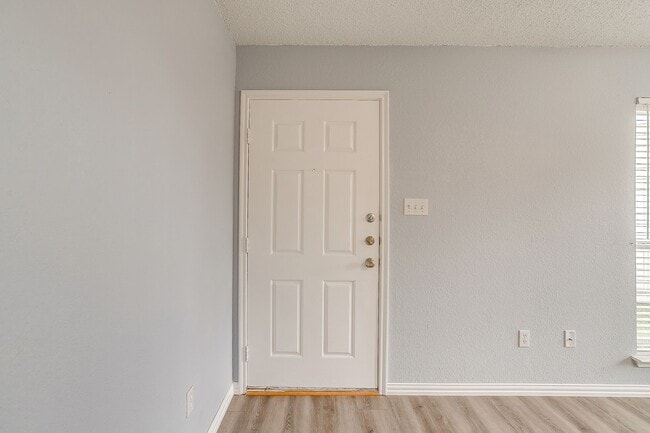 Photo - Spacious Well Maintained 2 Bed- 2.5 Bath T...