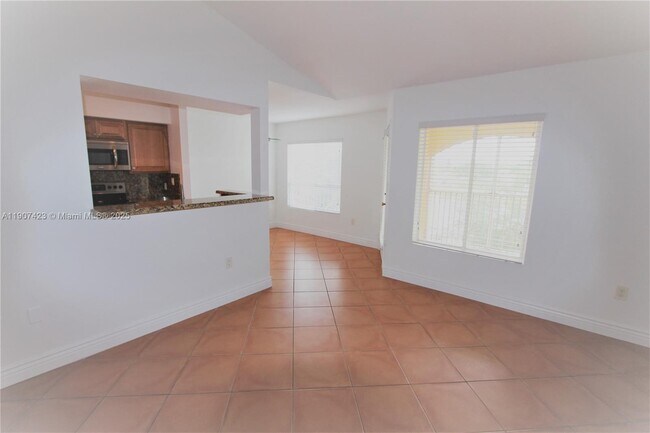 Photo - 2321 NW 33rd St Unidad 213