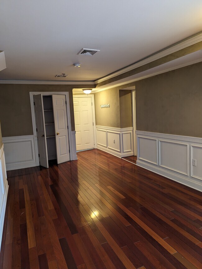 223 Meadow St Apartments Naugatuck, CT