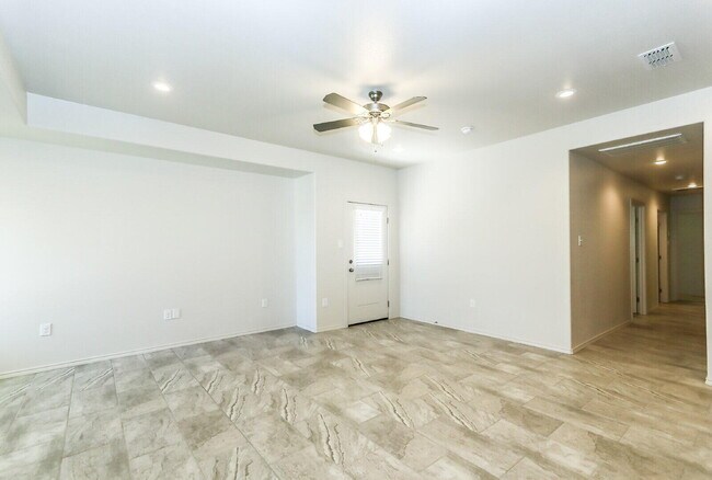 Photo - 6903 67th St