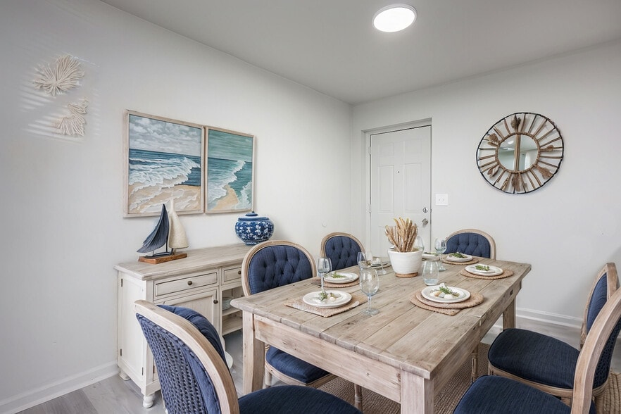 Dining Room 3BR 900SF